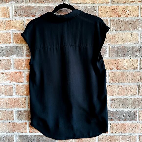 Ro & De Women's Black Solid Button Front Sleeveless Blouse Tops Size Large - Picture 4 of 4